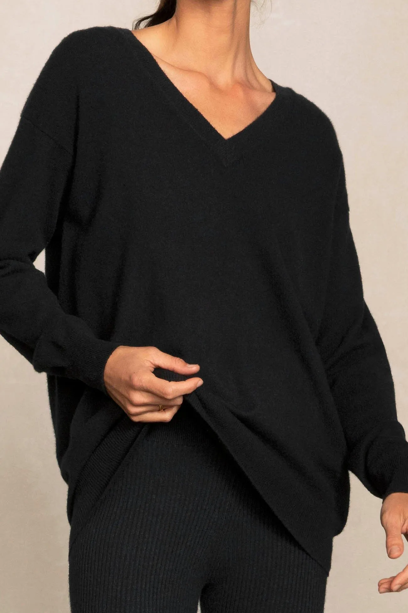 MAY V-NECK CASHMERE SWEATER