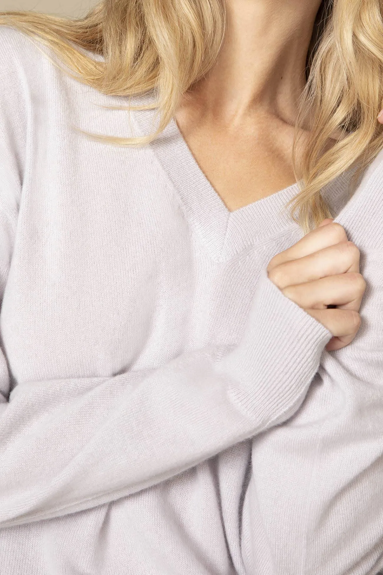 MAY V-NECK CASHMERE SWEATER