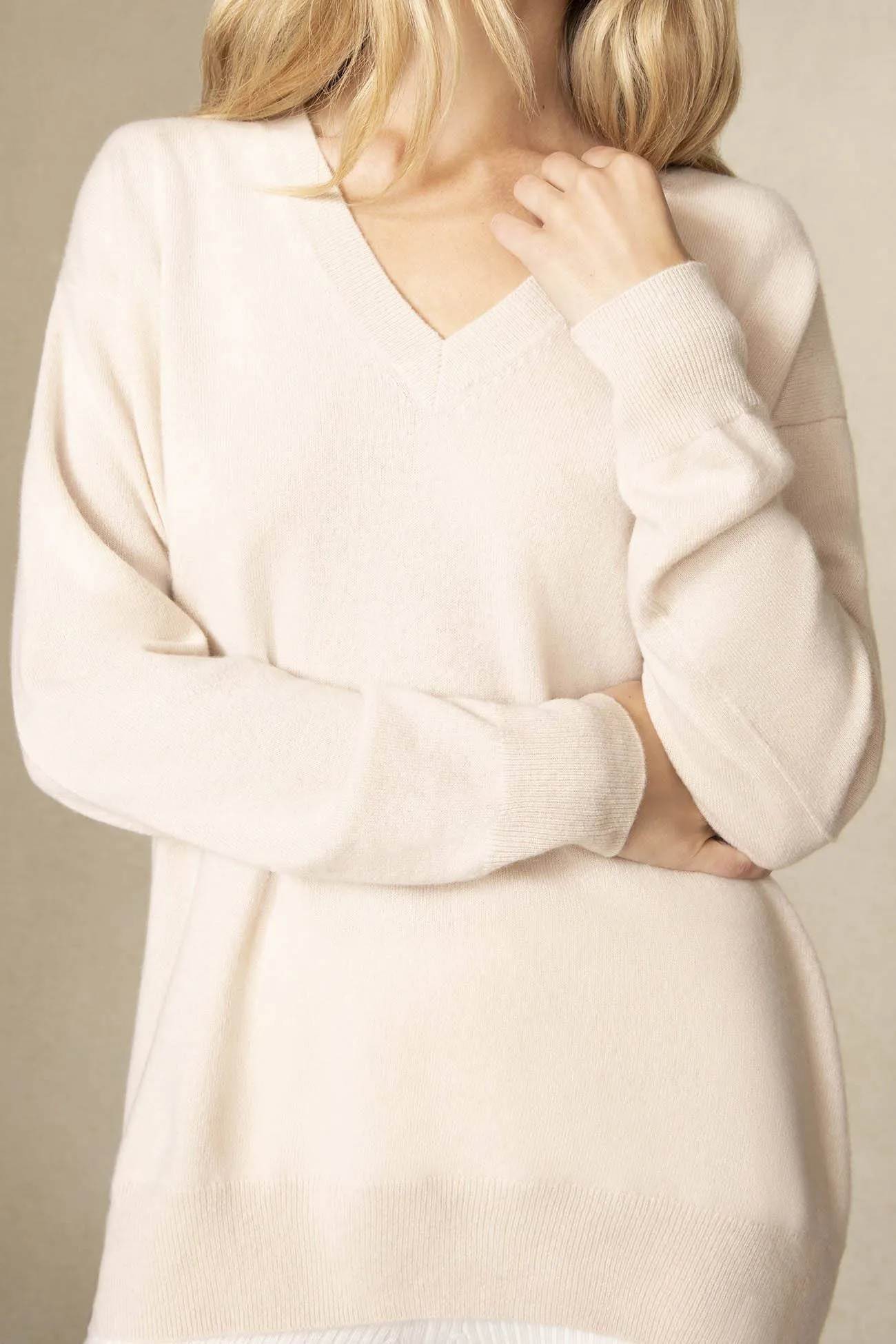 MAY V-NECK CASHMERE SWEATER