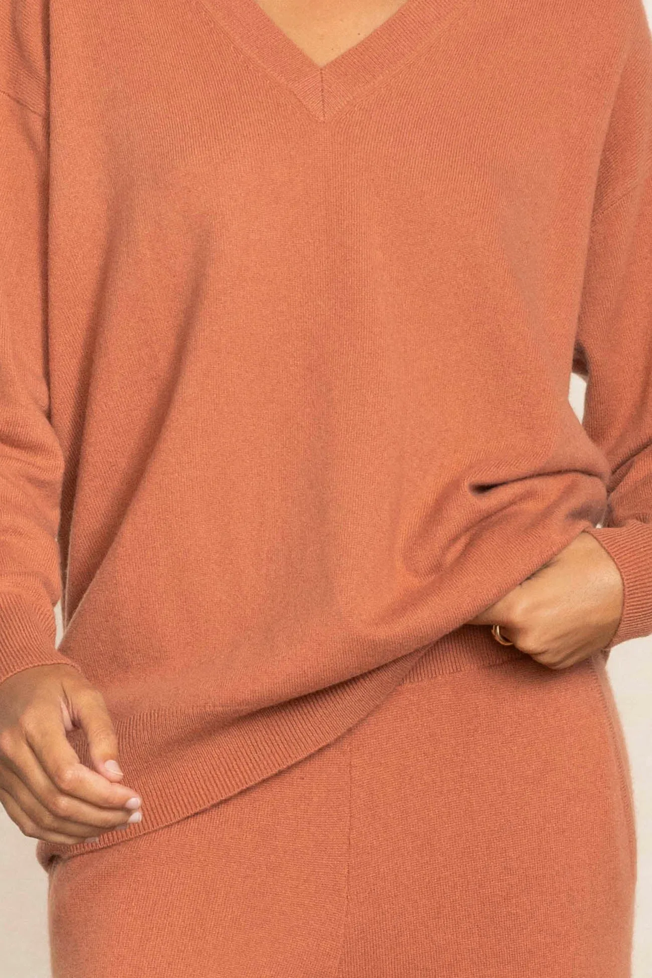 MAY V-NECK CASHMERE SWEATER