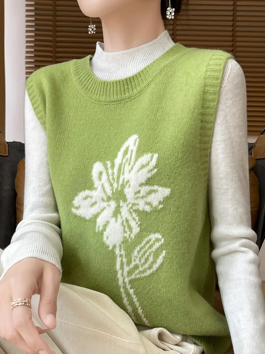 Wowcarbazole Women's Sweater Vest Crew Neck Sleeveless Ribbed Knitwear Casual Trendy Floral Knitted Vest Pullover Top